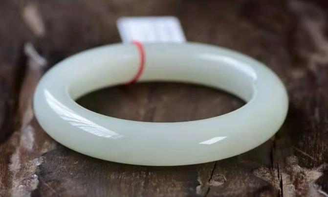 和田玉和岫玉的区别