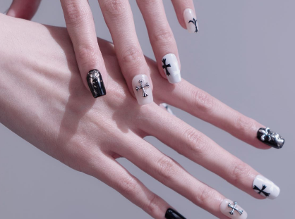 贴甲片最好是长指甲还是短指甲