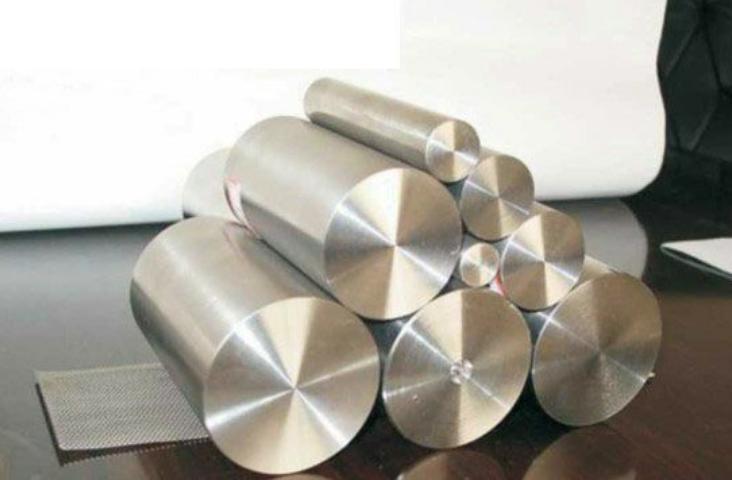 钛钢和合金哪个不掉色