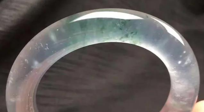 怎样挑翡翠手镯