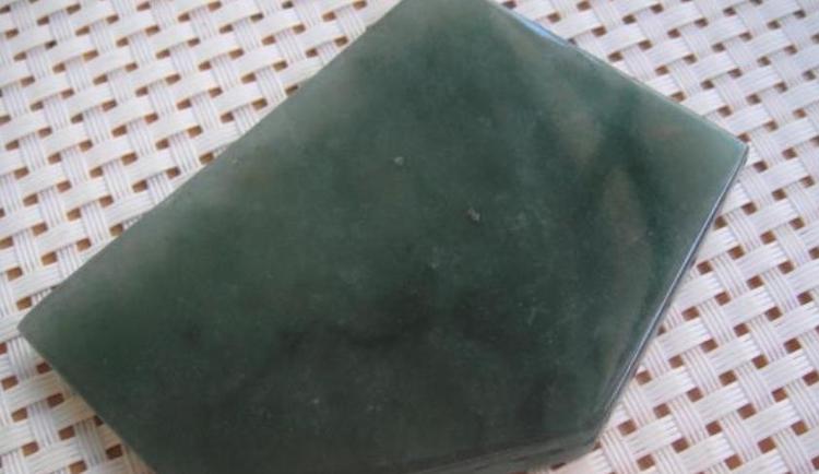 翡翠新坑料和老坑料的区别