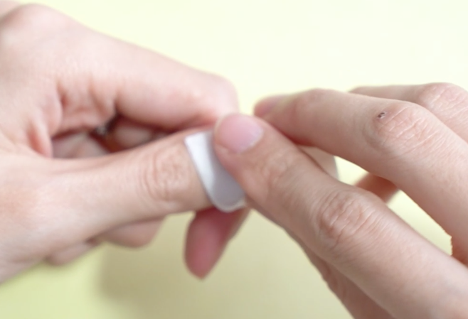 普通底胶可以粘甲片吗