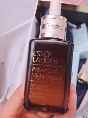 小棕瓶精华用在水前还是水后