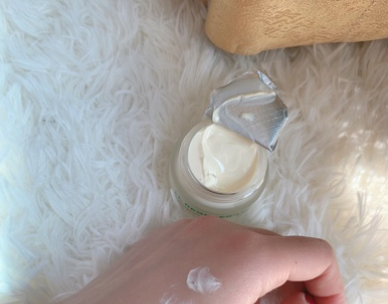 眼霜可以当面霜用在脸上吗