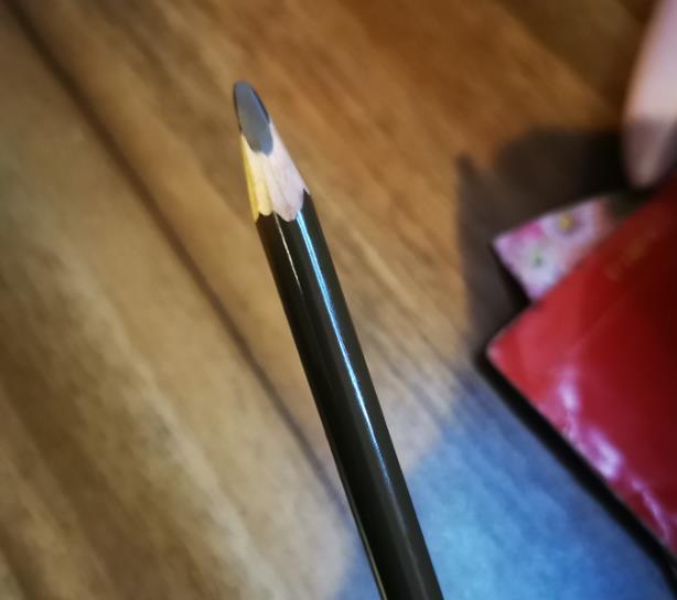 怎么辨别植村秀眉笔真伪