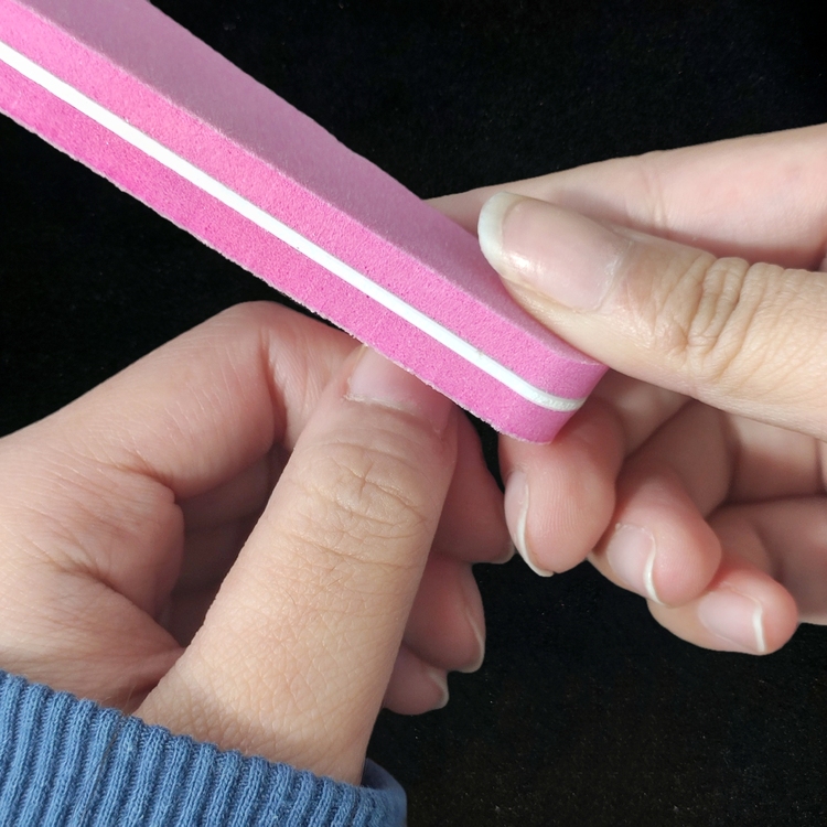 美甲为什么要打磨