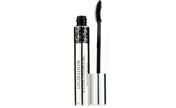 先夹睫毛还是先涂睫毛膏