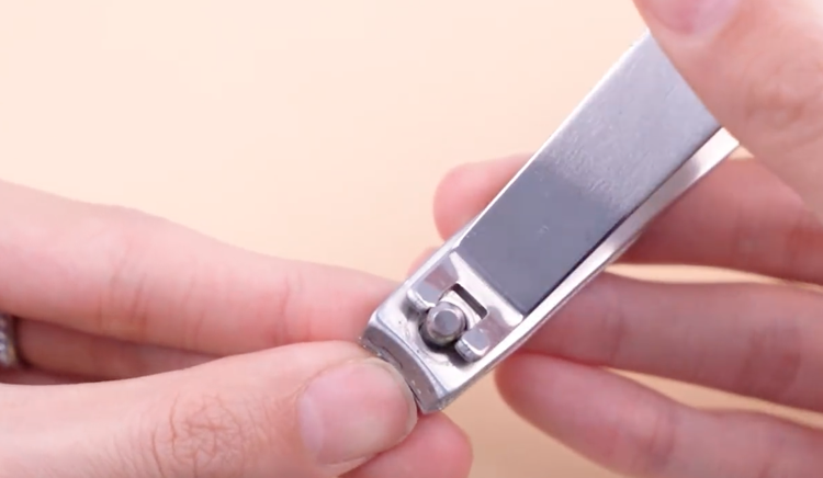 贴甲片不舒服怎么办