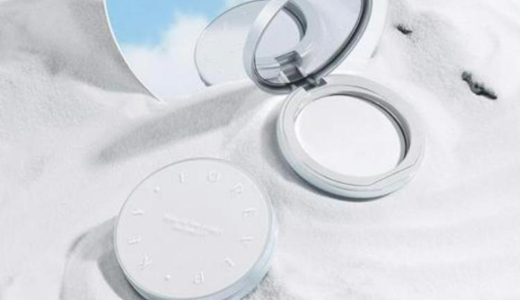 粉饼可以定妆吗