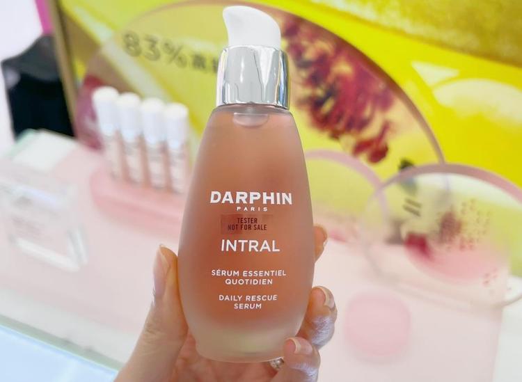 朵梵精华液含酒精吗