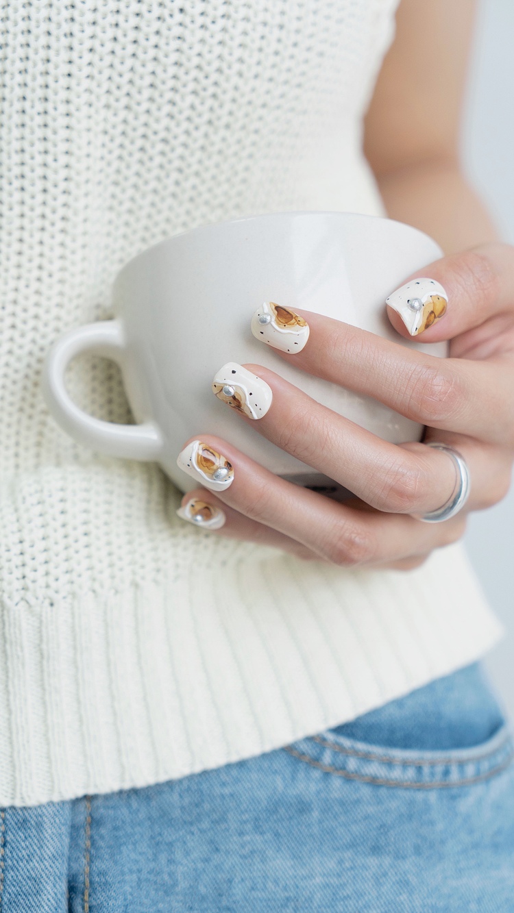 美甲ins风，美甲ins，美甲ins穿戴甲