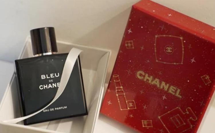 喷香水的女人代表什么