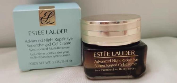 雅诗兰黛小棕瓶底部字母代表什么