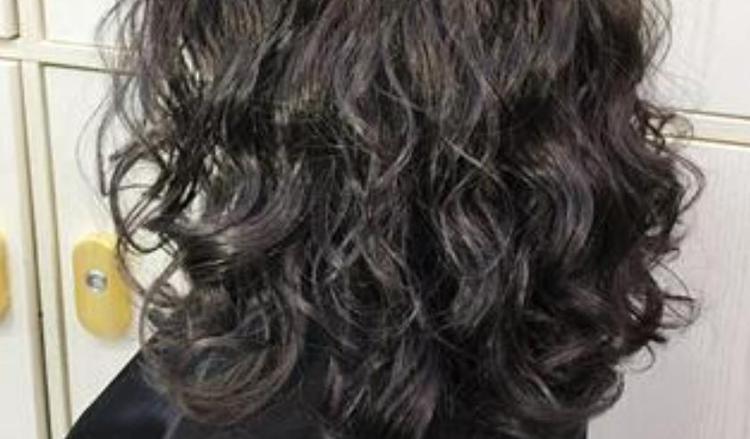 烫发不卷怎么回事