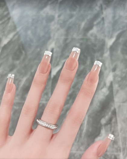 偶尔贴甲片有什么危害